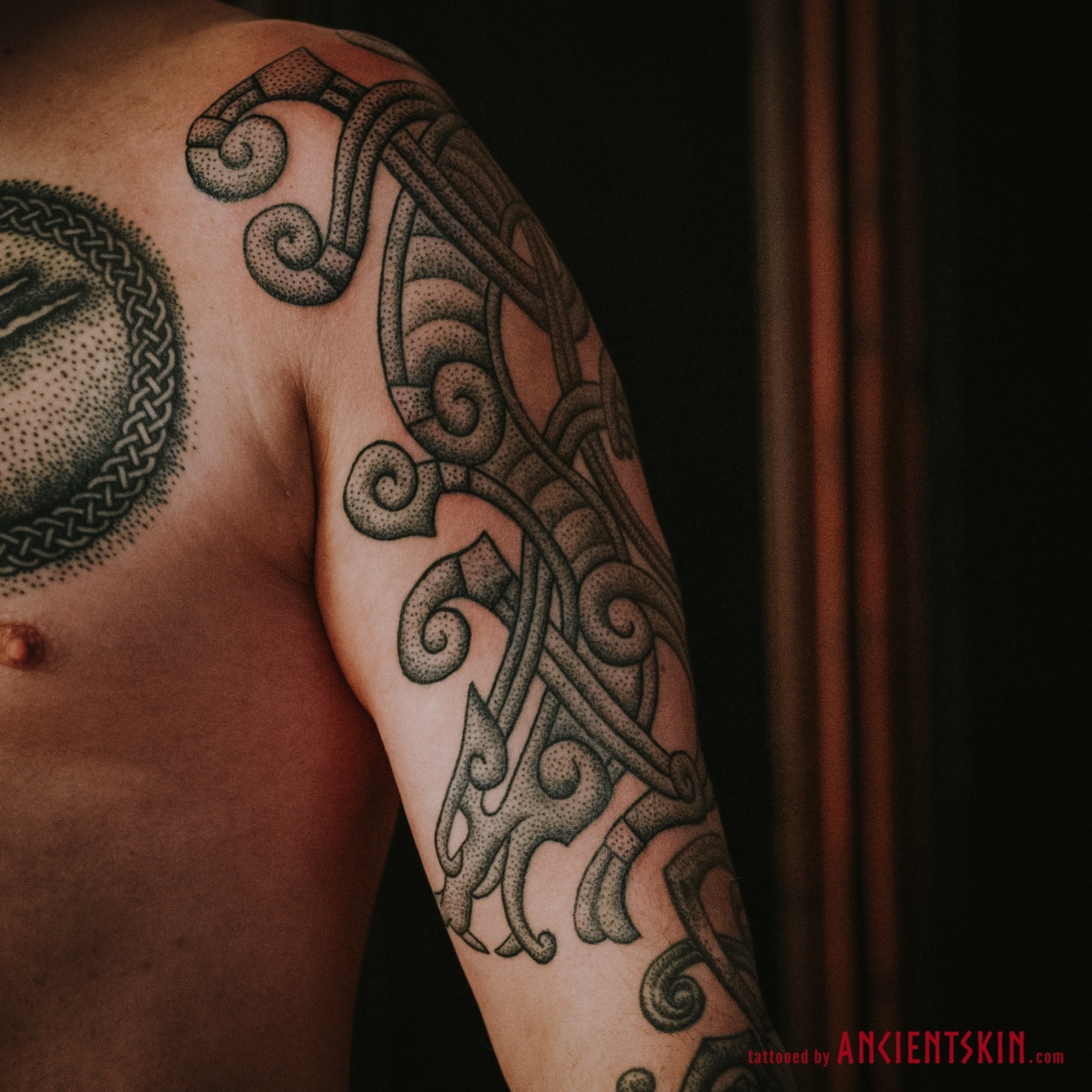 Tattoo uploaded by Cristian Hernandez • Vegvisir #vikingtattoo  #NordicTattoo • Tattoodo
